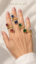 Cargar imagen en el visor de la galería, Four Jewel adjustable spiral rings modeled on a hand
