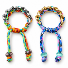 Cargar imagen en el visor de la galería, Pulseras chunky multicolor Selig &amp; Co sobre fondo blanco, versión plateada y dorada
